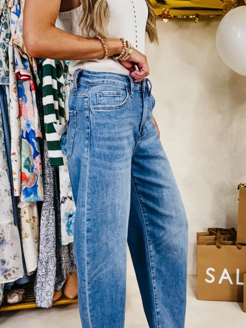 NWT Vervet by Flying Monkey Sz 27 “Kate” Barrel Jeans Med wash High Rise - Picture 8 of 10
